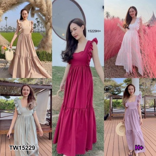 B15229 แม็กซี่เดรสไหล่ระบายผูกโบว์หลัง Off-the-shoulder maxi dress with bow tie in the back