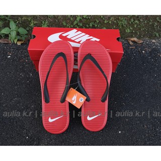 Nike รองเท้าแตะ flip flops แบบนุ่ม - สีแดง