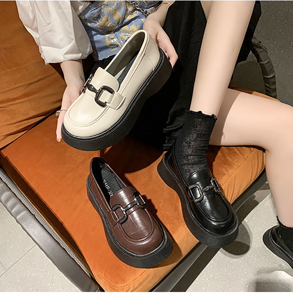ภาพหน้าปกสินค้าพร้อมส่งจ้า สุภาพสตรีรองเท้าหนังขนาดเล็กสไตล์อังกฤษหนาด้านล่างลำลองนักเรียนรองเท้าหนัง จากร้าน anr2d5g9pu บน Shopee