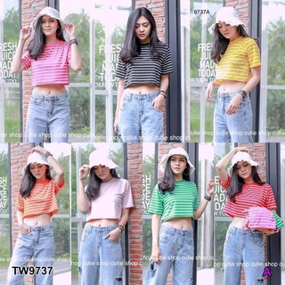 เสื้อครอปแขนสั้นลายริ้ว TW9737