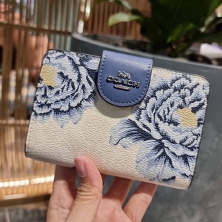 COACH MEDIUM CORNER ZIP WALLET IN SIGNATURE CANVAS WITH PRINTS