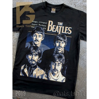 【Hot】PG 19 The Beatles John Lennon Premium Grade T-shirt เสื้อยืด สกรีนแน่น ไม่หลุดร่อน ผ้าหนานุ่ม ไม่หดไม่ย้วย S M L XL