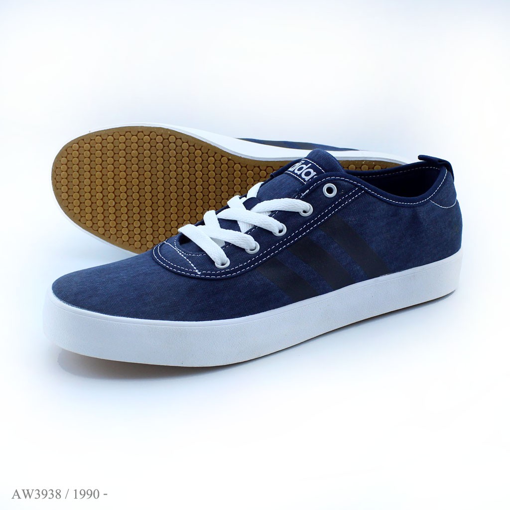 adidas-รองเท้าผ้าใบ-รุ่น-aw3938