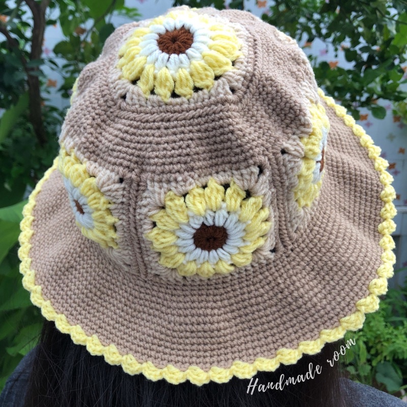 sunflower-buckethat