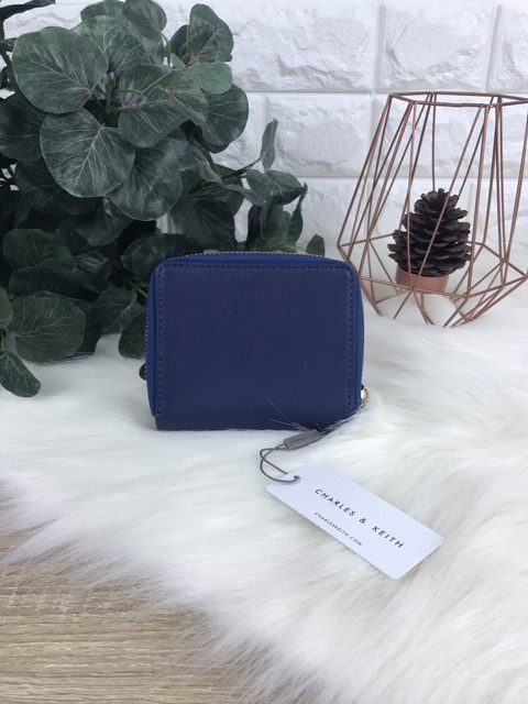 charles-amp-keith-short-wallet-ส่งฟรีems