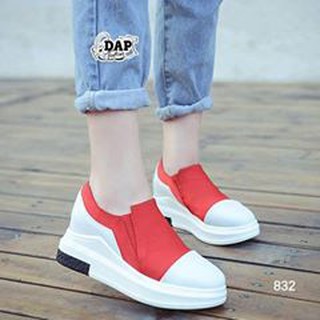 New Women Sneaker 650