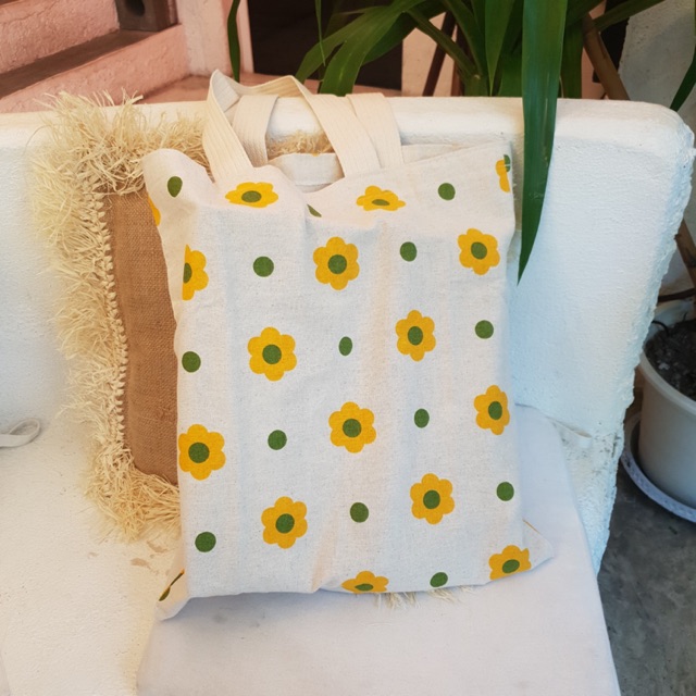 กระเป๋าผ้า-ลายดอกไม้-สายมินิมอล-ถุงผ้าลดโลกร้อน