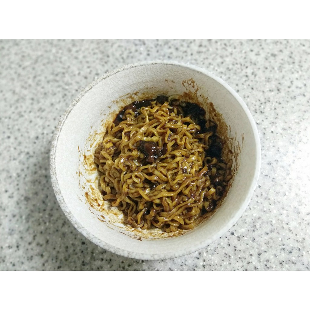 jajang-noodle-195g-จาจัง-มาม่าเกาหลี-กงฮวาชุน-จาจัง-นู้ดเดิ้ล-gonghwachun-jajang-noodle-195g-youus-brand