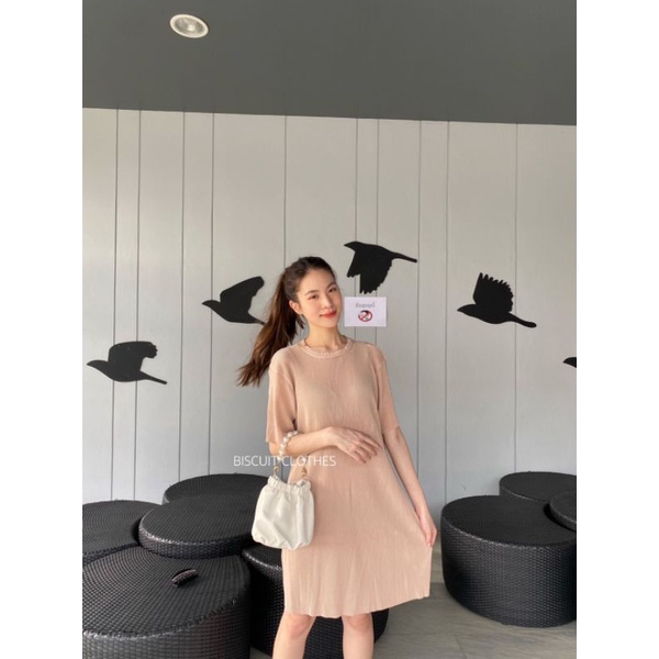 เดรสอัดพลีทสีพื้น-สอบถามก่อนสั่งซื้อ