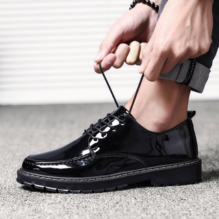 สินค้า 【โค้ด __(GIFT30) ลด 30%】รองเท้าโลฟเฟอร์หนังวัวแท้สำหรับผู้ชายสีดำ Suture Patent Leather Shoes Men Characteristic Shoes