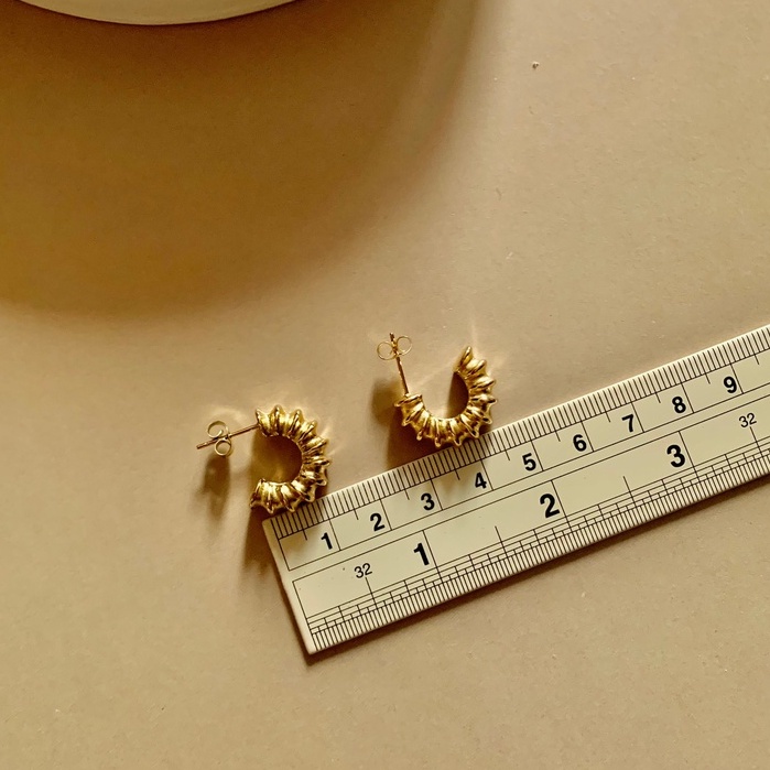 18k-gold-plated-small-hoop-earrings-lightweight-earrings-ต่างหูห่วง-ต่างหูห่วงเล็ก-ต่างหูติดหู-ต่างหูไม่แพ้