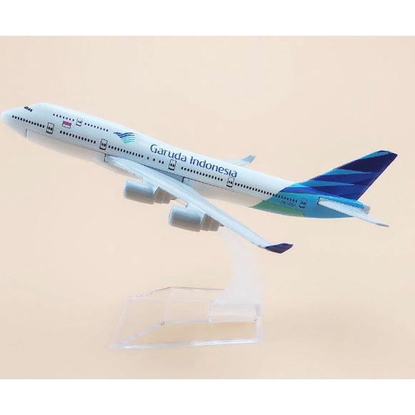 โมเดลเครื่องบิน-พร้อมส่งจากไทย-garuda-indonesia-boeing-747-400-ขนาด-16cm-มีขาตั้งโชว์