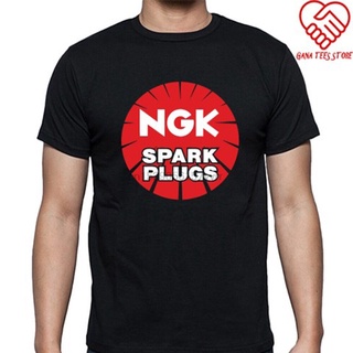 เสื้อยืดโอเวอร์ไซส์เสื้อยืดแขนสั้น พิมพ์ลายโลโก้ Ngk Spark Plugs แฟชั่นฤดูร้อน สําหรับคู่รัก เล่นกีฬา ฟิตเนสS-3XL