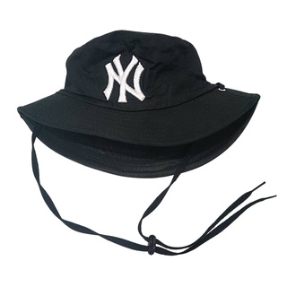 ภาพหน้าปกสินค้าหมวกบัคเก็ต หมวกกันแดด แฟชั่น มี 8 สี สายปรับขนาดได้ มีสินค้าพร้อม ที่เกี่ยวข้อง
