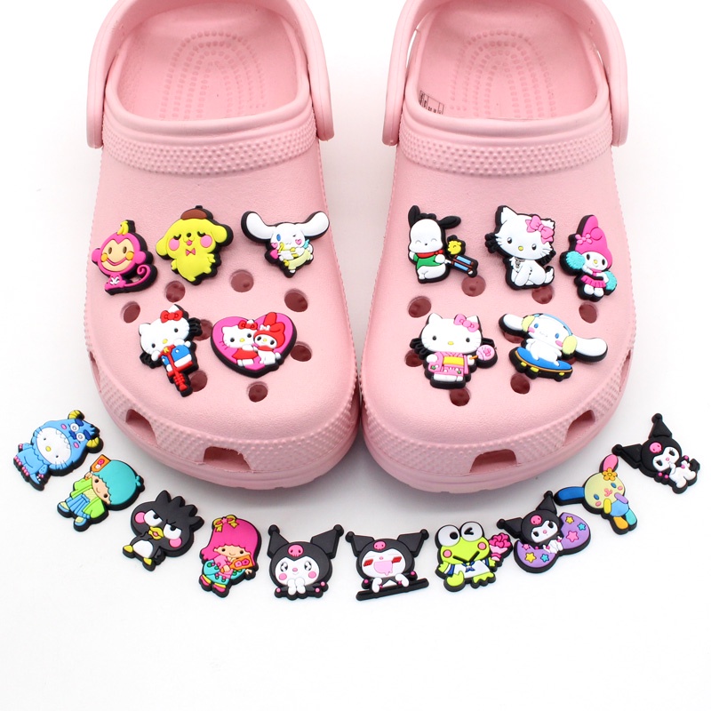 ภาพหน้าปกสินค้าSanrio 1pcs Shoe Charms น่ารัก Kulomi Hello kitty Pin Crocs รองเท้าแตะ Aceessories Jibbitz diy ถอดได้ การ์ตูน decorate รองเท้า decoration ของขวัญสำหรับเด็ก