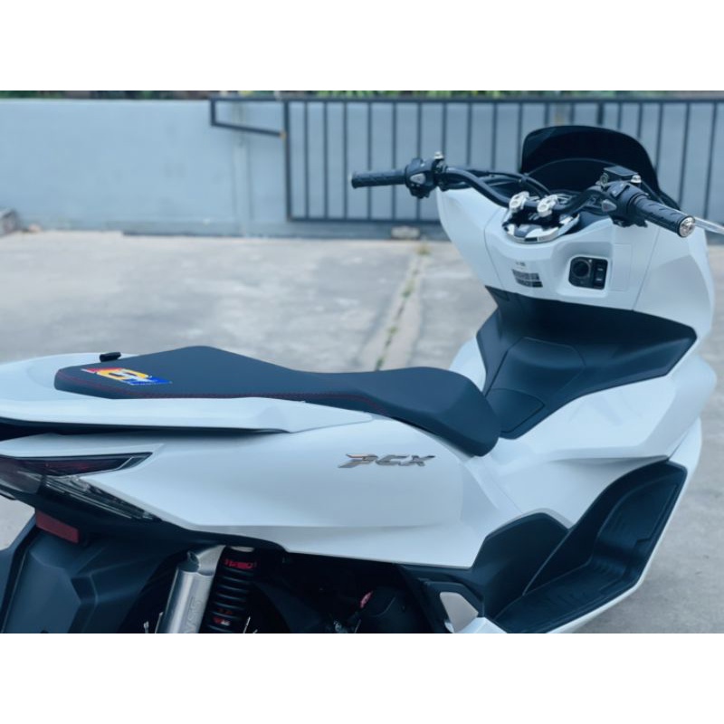 แฮนด์หมอบ-ทรงกลางแฮนด์มงกุฏ-pcx-สีดำ