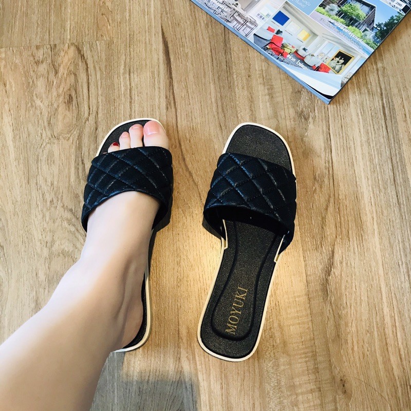 ภาพสินค้าLL รองเท้าแตะผู้หญิงส้นแบน แฟชั่นสไตล์เกาหลี posee สวยงาม เหมาะสำหรับสาวไทย จากร้าน cui6688 บน Shopee ภาพที่ 3