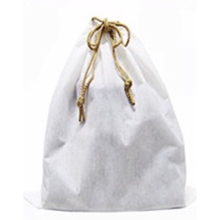 สินค้า 20 นิ้ว สีขาว เชือกสีทอง ถุงผ้าหูรูดสปันบอนด์ (ไม่มีตัวล็อกเชือก) ขนาด 20 x 20 นิ้ว สั่งขั้นต่ำ 3 ใบ