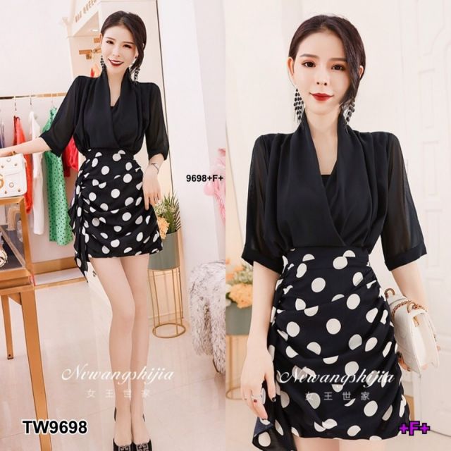 lt-tw9698-gt-set2ชิ้น-เสื้อแขนคอคอวีไขว้เย็บเป็นจีบๆ-มาพร้อมกระโปรงสั้นลายจุดใหญ่-เอวยืดสม็อคหลัง