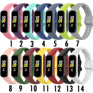 ภาพขนาดย่อของภาพหน้าปกสินค้าสําหรับ Samsung Galaxy Fit2 Fit 2 Sm-R220 สายซิลิโคนนิ่ม เปลี่ยนได้ สายนาฬิกาข้อมือ สายยางดิจิทัล สวมใส่ได้ เข็มกลัดวินเทจ จากร้าน icase01.th บน Shopee