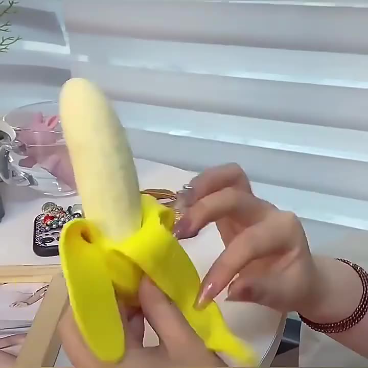 sabuy-กล้วย-ของเล่น-กล้วยยืด-ยืดได้บีบได้หดได้-สกุชชี่กล้วย-กล้วยบีบตุ๊กตา-กล้วยน่ารัก-เล่นคลายเครียด-บีบมือเสริมพัฒนาการ-พร้อมส่ง