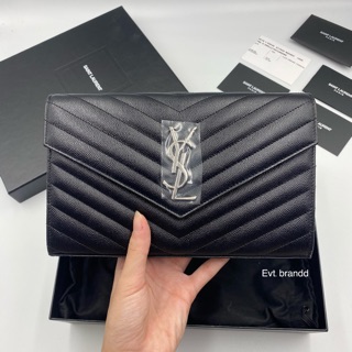 Used like very very newww YSL woc 9 caviar shw y.19