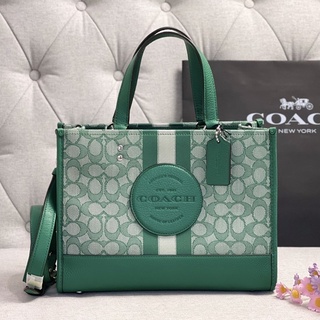 🎀 (สด-ผ่อน) Coach 11 นิ้ว C8448 สีเขียว / 4113 สี SUNBEAM DEMPSEY C IN SIGNATURE JACQUARD WITH STRIPE