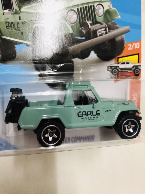 hotwheels-jeepster-commando