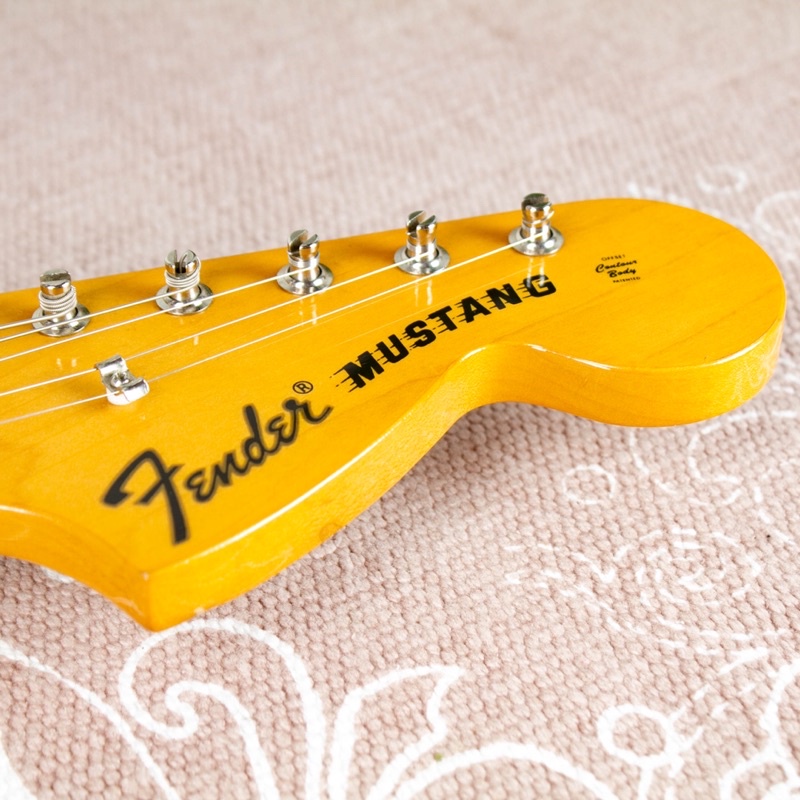 โลโก้หัวกีต้าร์-fender-mustang-re69