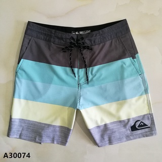 ภาพหน้าปกสินค้าQuiksilver กางเกงว่ายน้ำขาสั้นผู้ชาย กางเกงชายหาด กันน้ำ Size30-38 รุ่น A30074 ซึ่งคุณอาจชอบราคาและรีวิวของสินค้านี้