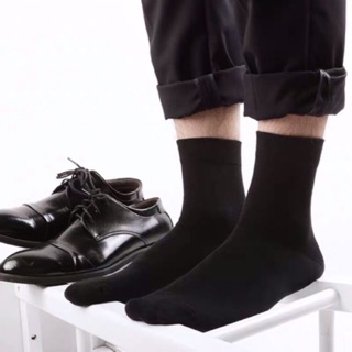 สินค้า ถุงเท้าผู้ชายสี่ดำ ข้อกลาง 👍เนื้อผ้านุ่มมาก ใส่สบายครับ🧦