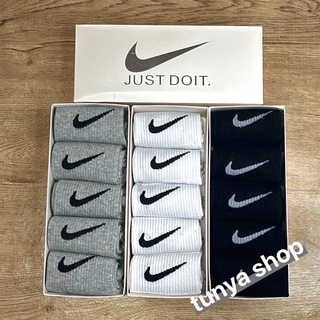 สินค้า Nike ข้อกลาง 5 คู่ พร้อมกล่อง