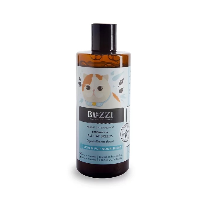 ภาพหน้าปกสินค้าBOZZI Cat Natural Shampoo แชมพูสมุนไพร สำหรับแมวทุกสายพันธุ์ (300ml) จากร้าน organicpavilion บน Shopee