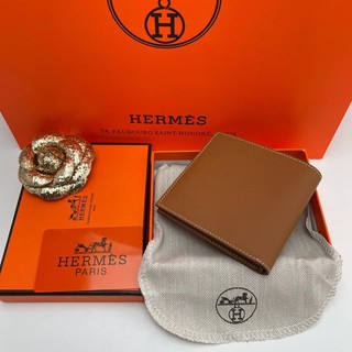 Hermes กระเป๋าแอร์แมส แพงหน่อยนะคะ แต่งานเป๊ะจริงๆ หนังสวยมากๆ ปั๊มคมสวย เหมาะกับใช้สลับแท้ได้เลย มีรูปเพิ่มทักแชทได้เลย