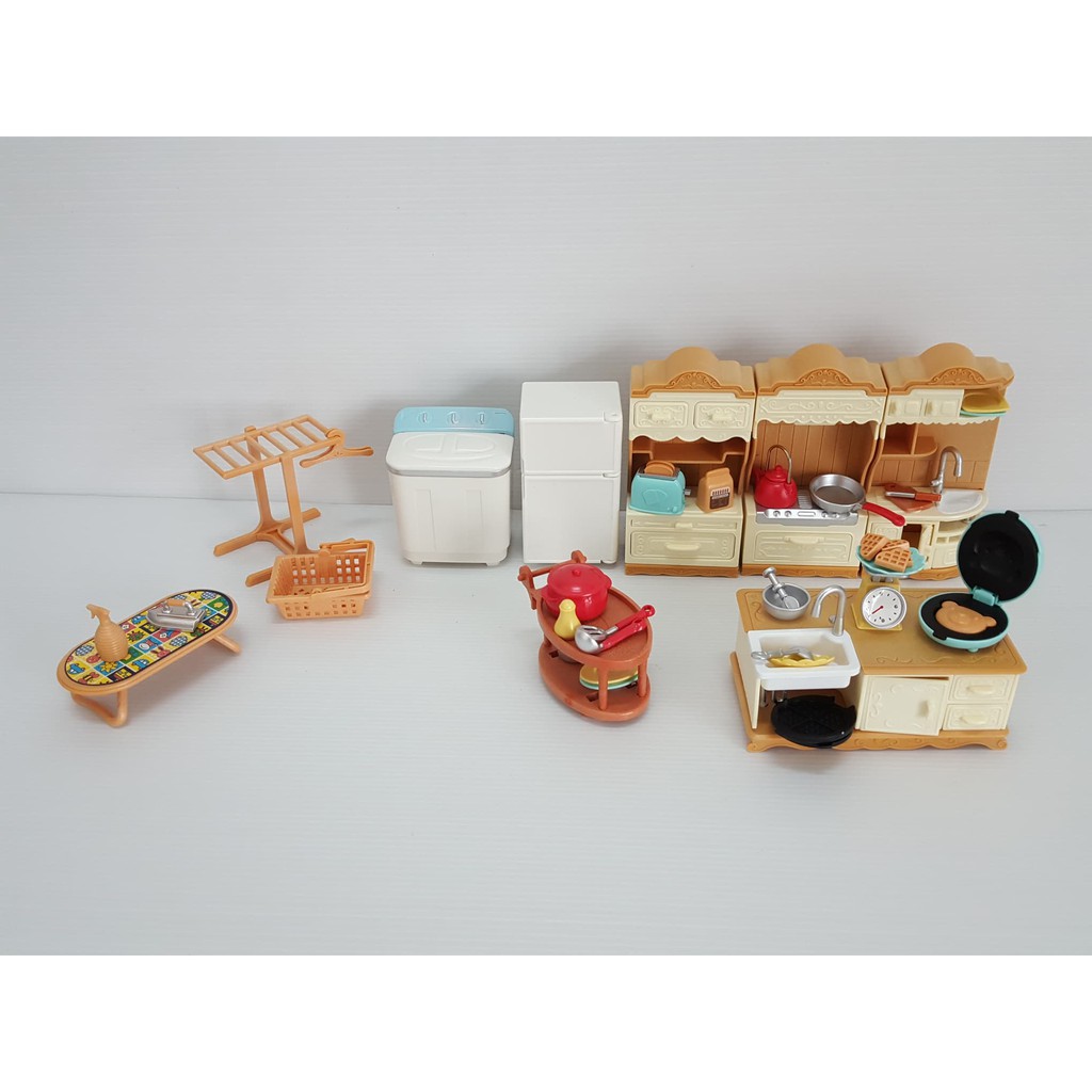 ภาพสินค้าเฟอร์นิเจอร์บ้านตุ๊กตา อุปกรณ์ตกแต่ง บ้านหมี บ้านกระต่าย accessories จากร้าน tanatchaphat บน Shopee ภาพที่ 4