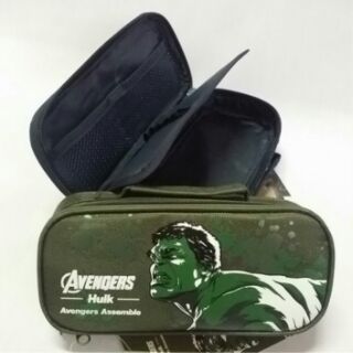 อุปกรณ์ เครื่องเขียน กล่องดินสอซิป ด้านในมีช่องเสียบปากกา ดินสอ และช่องใส่ของค่ะ ลาย อเวนเจอร์ (Avengers) Hulk ฮักค์
