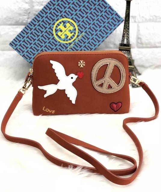 tory-burch-peace-embellished-mini-crossbody-and-clutch-bag-สีน้ำตาลแดง