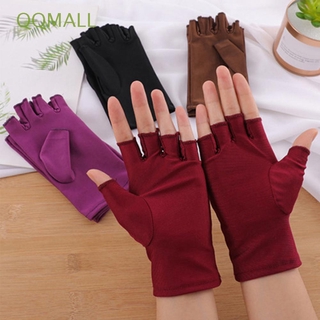 Qqmall ถุงมือแบบครึ่งนิ้วยืดหยุ่นระบายอากาศป้องกันรังสียูวี / หลากสีสําหรับผู้หญิง