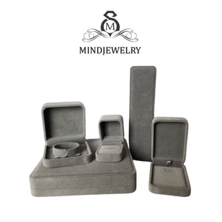 สินค้า กล่องกำมะหยี่ Premium Jewelry Box สีเทา กล่องผ้ากำมะหยี่ กล่องสีเทา กล่องใส่เครื่องประดับ กล่องใส่สร้อย กล่องใส่แหวน