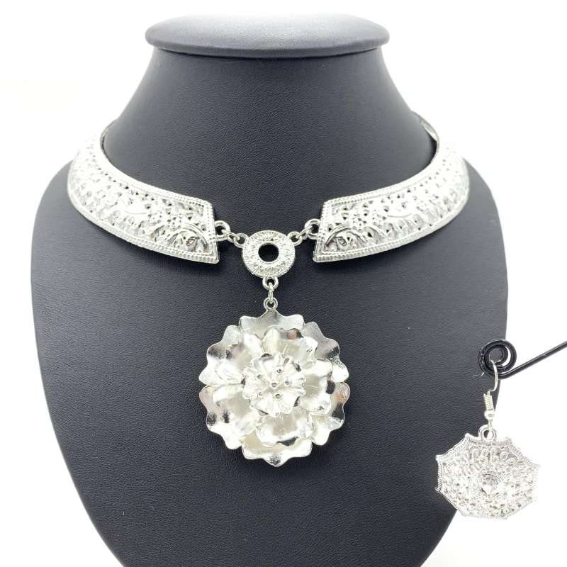 vintage-jewelry-สร้อยอีสานชุดล้านนาไทสร้อยเงินต่างหูสีทอง