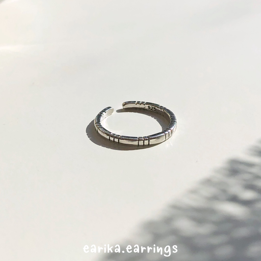 กรอกโค้ด-72w5v-ลด-65-earika-earrings-triple-stripe-ring-แหวนเงินแท้-ฟรีไซส์ปรับขนาดได้
