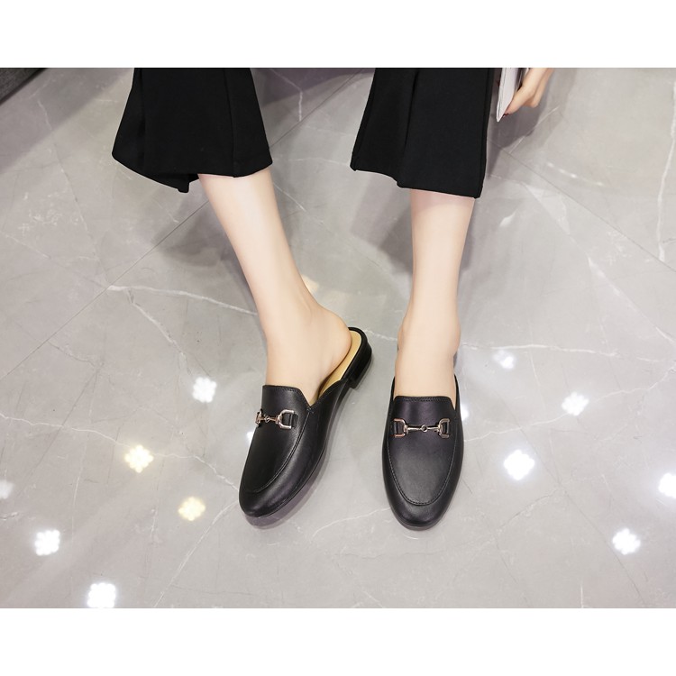 ภาพหน้าปกสินค้ามาใหม่ พร้อมส่งจากไทย รองเท้าเปิดส้นเท้า แบบสวม แต่งโซ่ (009) จากร้าน yx_shop66 บน Shopee