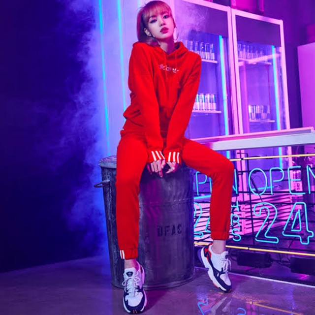 BLACKPINK LISA着用 adidas R.Y.V. 上下セットアップ adidas Taps BLACKPINK for New Activewear Campaign | Hypebae