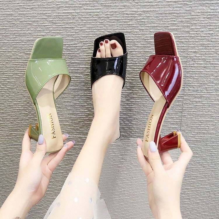 ภาพหน้าปกสินค้ารองเท้าแตะสำหรับสตรี,รองเท้าแตะส้นสูงแฟชั่นสไตล์เกาหลีใส่กลางแจ้งรองเท้าแตะสีพื้นใหม่ปี2022 SD4613