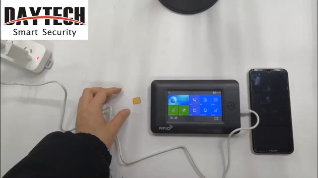 daytech-tuya-smart-app-ชุดอุปกรณ์รักษาความปลอดภัยในบ้านอัจฉริยะ-พร้อมรีโมท-เชื่อมต่อผ่าน-wifi-gsm-ควบคุมผ่านแอปมือถือ-สีขาว-รุ่น-ta03-kit3