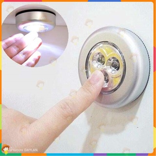 ภาพหน้าปกสินค้าโคมไฟแบบสัมผัส Touch ไฟ LED 3 ดวงโคมไฟเพดานแบบสัมผัส / ไฟตู้ Mini LED Night Light Sensor โคมไฟขนาดเล็กฉุกเฉินข้างเตียง ที่เกี่ยวข้อง