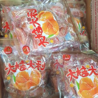 ภาพขนาดย่อของภาพหน้าปกสินค้าเยลลี่ส้ม รูปกลีบส้ม 210 g จากร้าน pan_jai บน Shopee