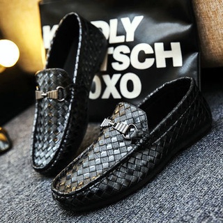ภาพหน้าปกสินค้ารองเท้าผู้ชาย ✨รองเท้าสลิปลำลองสำหรับผู้ชายรองเท้าหนังผู้ชาย Loafers สำหรับผู้ชาย ซึ่งคุณอาจชอบราคาและรีวิวของสินค้านี้