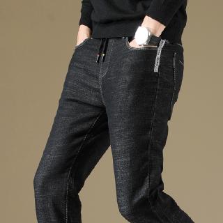 ภาพขนาดย่อของภาพหน้าปกสินค้าสไตล์แฟชั่นร้อนล่าสุด: กางเกงยีนส์ผู้ชายสไตล์เกาหลีในรูปแบบของสายรัดเอว ทรงลักษณะดีเยี่ยมและเนื้อผ้ายืดหยุ่นสูง จากร้าน jin_yun01 บน Shopee