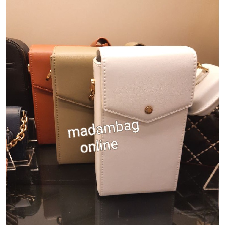 Charles Keith Elongated Crossbody Bag กระเป๋าสะพายข้างใส่โทรศัพท์